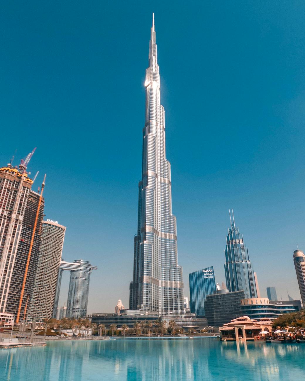 stunning view of burj khalifa in dubai skyline